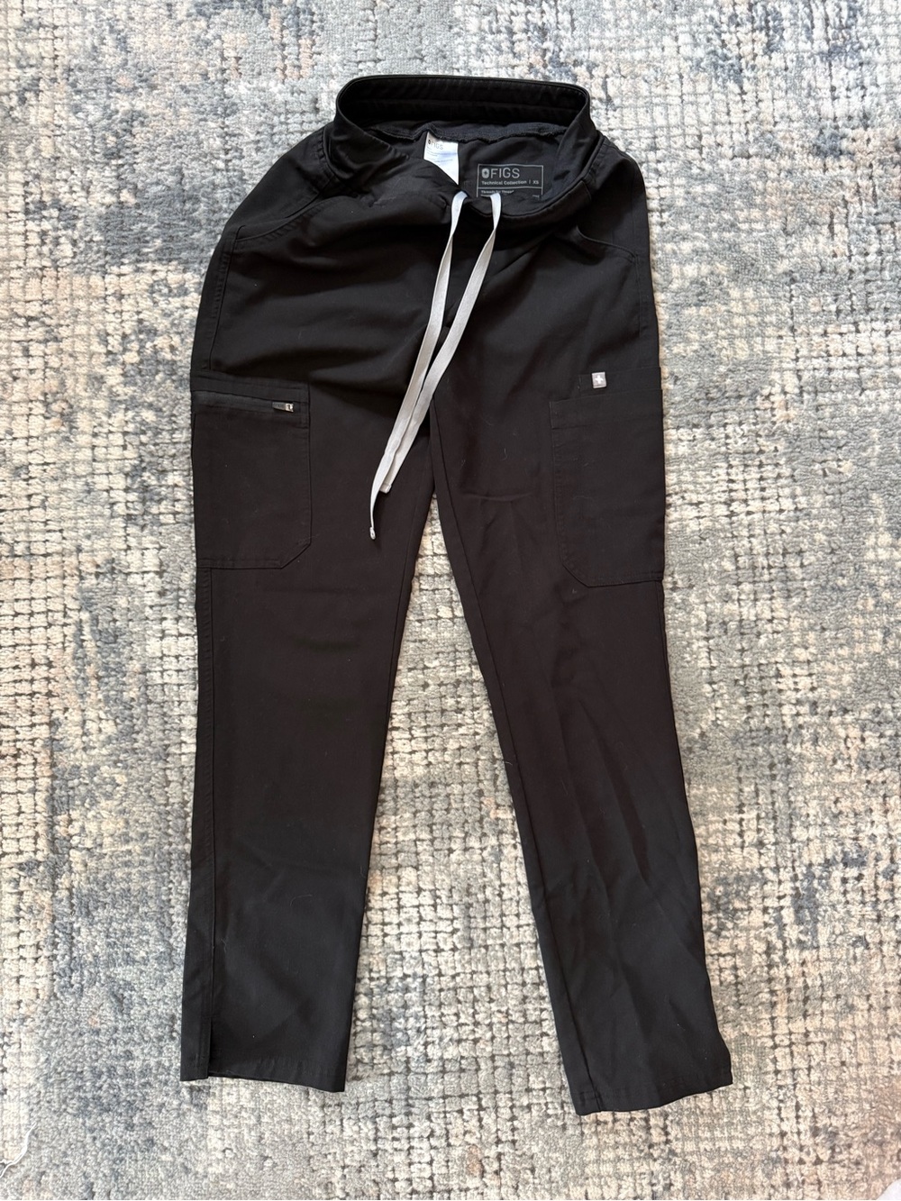 Figs Women’s Black Slim Fit High Waisted Pants with White Drawstring